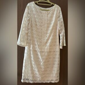 Beautiful sheath dress.